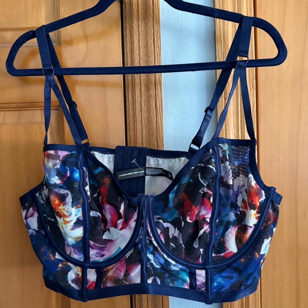 Torrid Unlined Bra - Picture 4 of 7